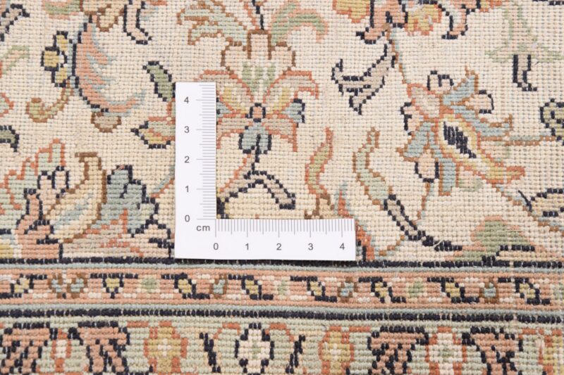 Kashmir Oriental Rug 70 × 434 cm, Silk, hand-knotted — view 3 Kashmir Oriental Rug 70 × 434 cm, Silk, hand-knotted — view 3