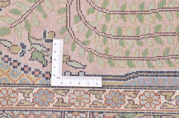 Kashmir Oriental Rug 92 × 286 cm, Silk, hand-knotted — view 4 Kashmir Oriental Rug 92 × 286 cm, Silk, hand-knotted — view 4