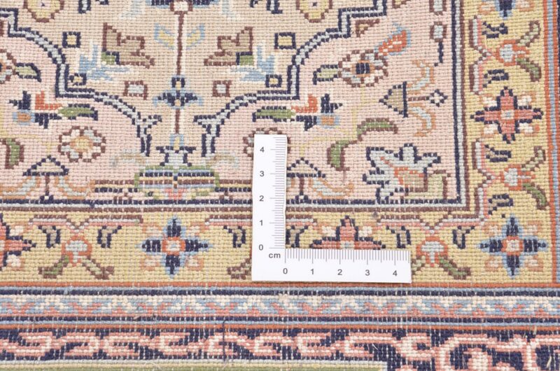 Kashmir Oriental Rug 92 × 296 cm, Silk, hand-knotted — view 4
