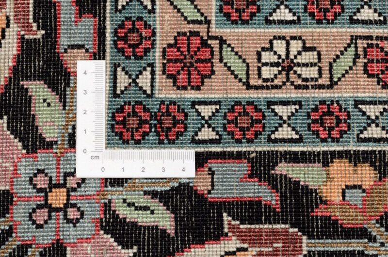 Kashmir Oriental Rug 271 × 365 cm, Silk, hand-knotted — view 3
