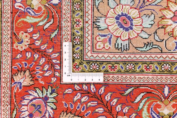 Qom Persian Rug 100 × 151 cm, Silk, hand-knotted — view 9 Qom Persian Rug 100 × 151 cm, Silk, hand-knotted — view 9