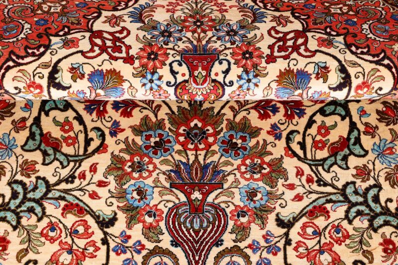 Qom Persian Rug 102 × 156 cm, Silk, hand-knotted — view 9