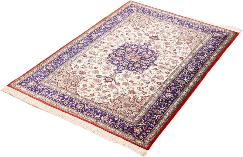 Qom Persian Rug 108 × 158 cm, Silk, hand-knotted — view 3