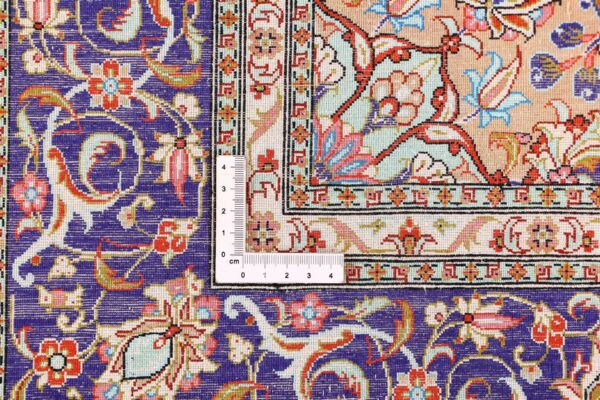 Qom Persian Rug 108 × 158 cm, Silk, hand-knotted — view 9