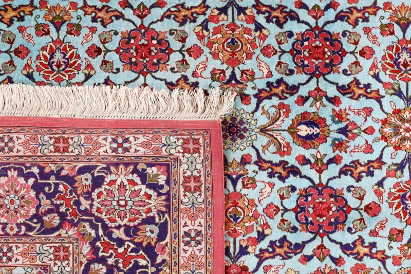 Qom Persian Rug 135 × 200 cm, Silk, hand-knotted — view 7 Qom Persian Rug 135 × 200 cm, Silk, hand-knotted — view 7