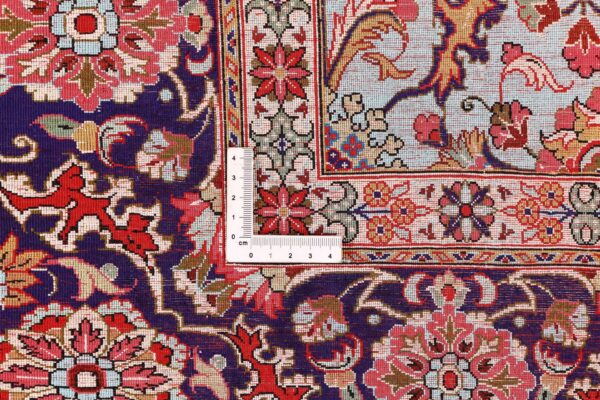 Qom Persian Rug 135 × 200 cm, Silk, hand-knotted — view 9 Qom Persian Rug 135 × 200 cm, Silk, hand-knotted — view 9