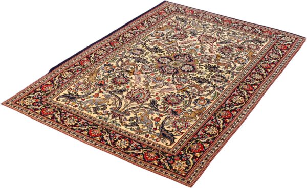 Qom Persian Rug 135 × 219 cm, Wool and Silk, hand-knotted — view 3