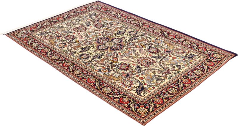 Qom Persian Rug 135 × 219 cm, Wool and Silk, hand-knotted — view 4