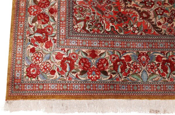 Qom Persian Rug 212 × 318 cm, Silk, hand-knotted — view 5