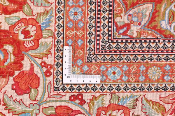 Qom Persian Rug 212 × 318 cm, Silk, hand-knotted — view 10