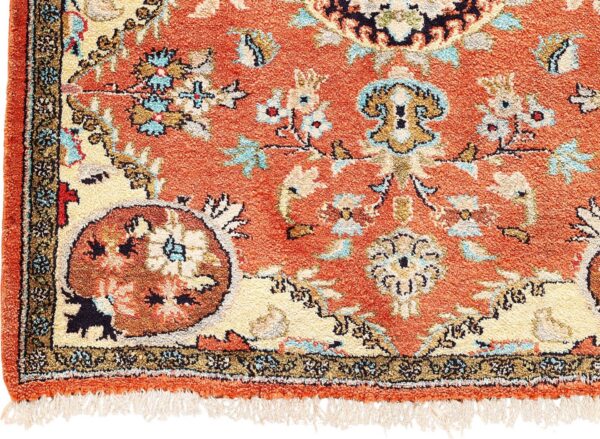 Qom Persian Rug 58 × 75 cm, Silk, hand-knotted, exclusive — view 5 Qom Persian Rug 58 × 75 cm, Silk, hand-knotted, exclusive — view 5