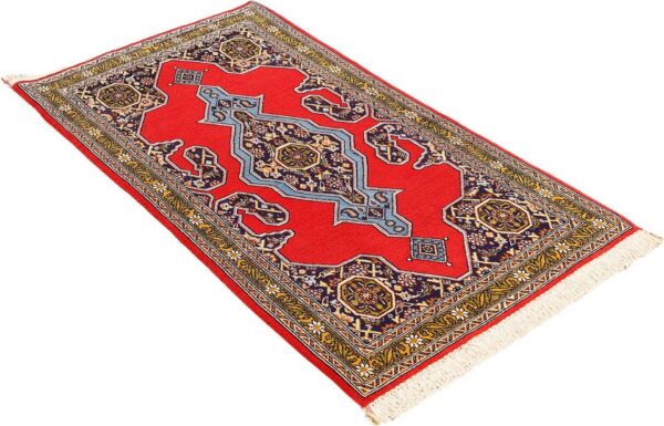 Qom Persian Rug 75 × 132 cm, Wool and Silk, hand-knotted — view 4 Qom Persian Rug 75 × 132 cm, Wool and Silk, hand-knotted — view 4
