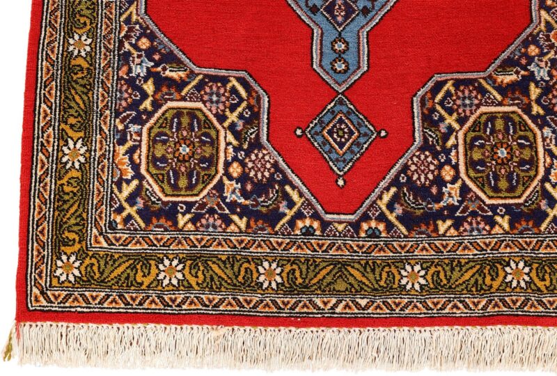 Qom Persian Rug 75 × 132 cm, Wool and Silk, hand-knotted — view 5 Qom Persian Rug 75 × 132 cm, Wool and Silk, hand-knotted — view 5