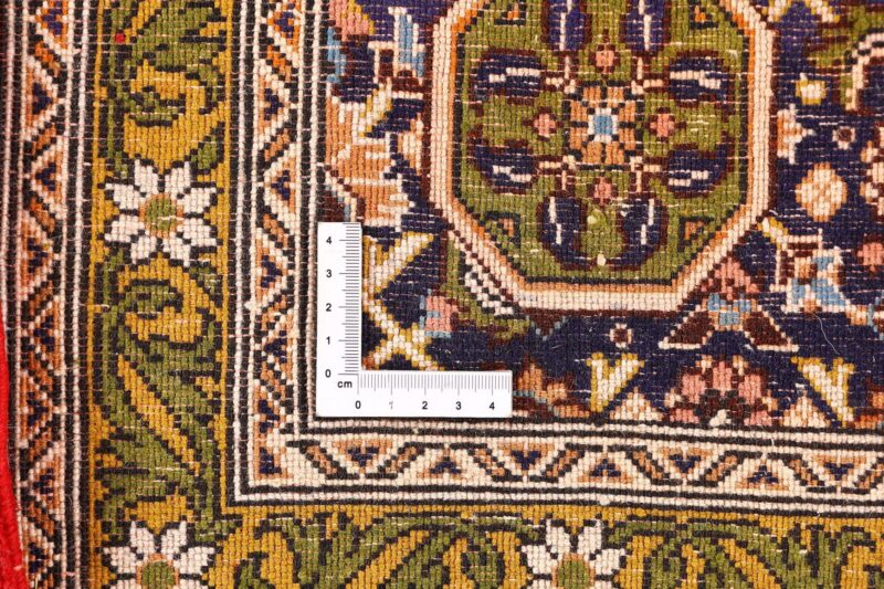 Qom Persian Rug 75 × 132 cm, Wool and Silk, hand-knotted — view 9 Qom Persian Rug 75 × 132 cm, Wool and Silk, hand-knotted — view 9