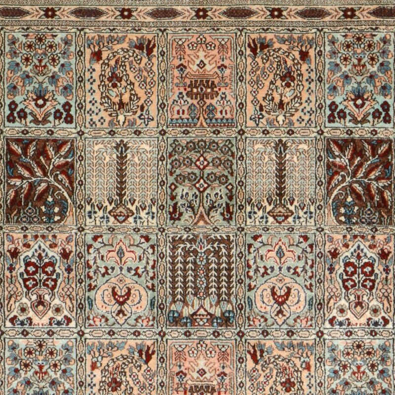 Qom Persian Rug 93 × 153 cm, Silk, hand-knotted — view 4