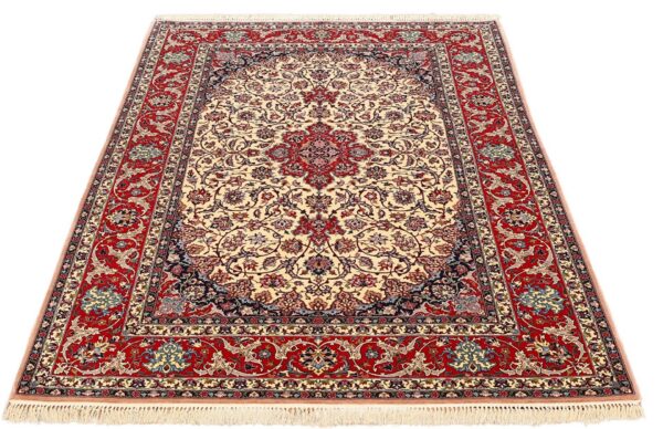 Isfahan Persian Rug 148 × 224 cm, Wool, hand-knotted — view 2