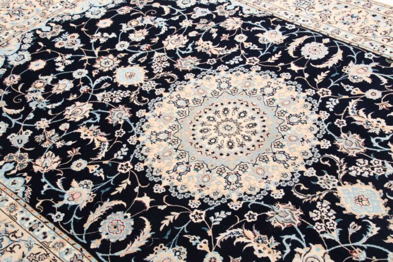 Nain Persian Rug 156 × 231 cm, Wool, hand-knotted — view 10