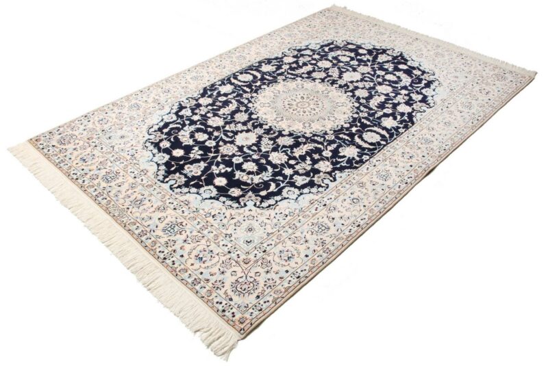 Nain Persian Rug 156 × 231 cm, Wool, hand-knotted — view 2