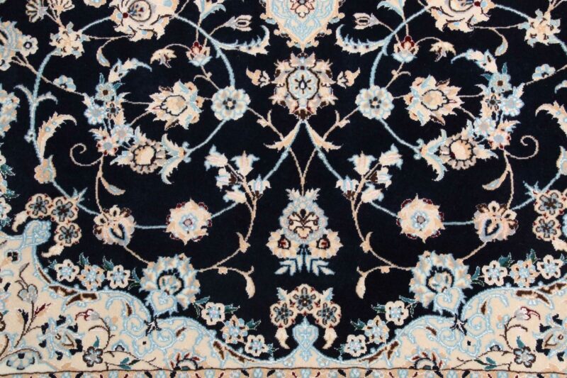 Nain Persian Rug 156 × 231 cm, Wool, hand-knotted — view 11
