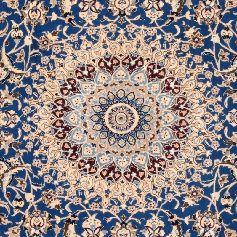 Nain Persian Rug 202 × 310 cm, Wool and Silk, hand-knotted — view 4