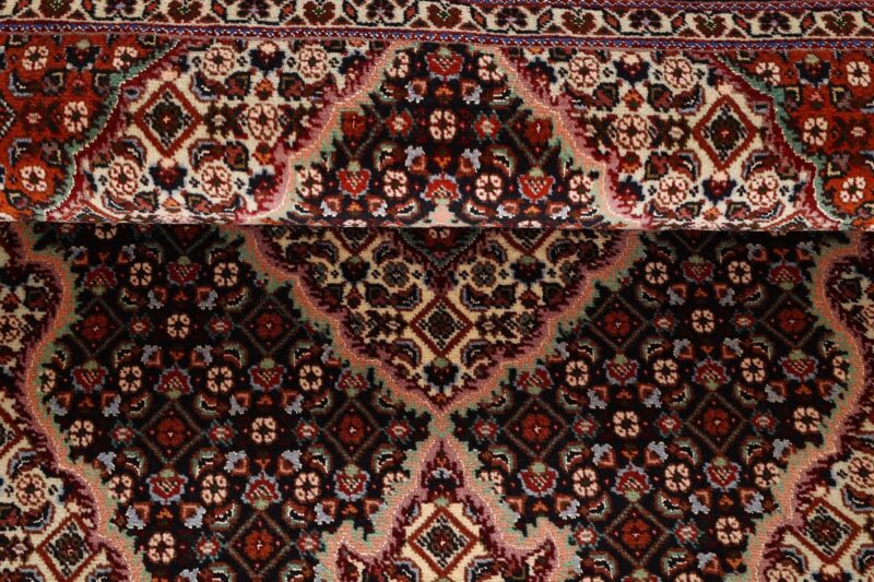 Tabriz Persian Rug 100 × 155 cm, Wool and Silk, hand-knotted — view 8