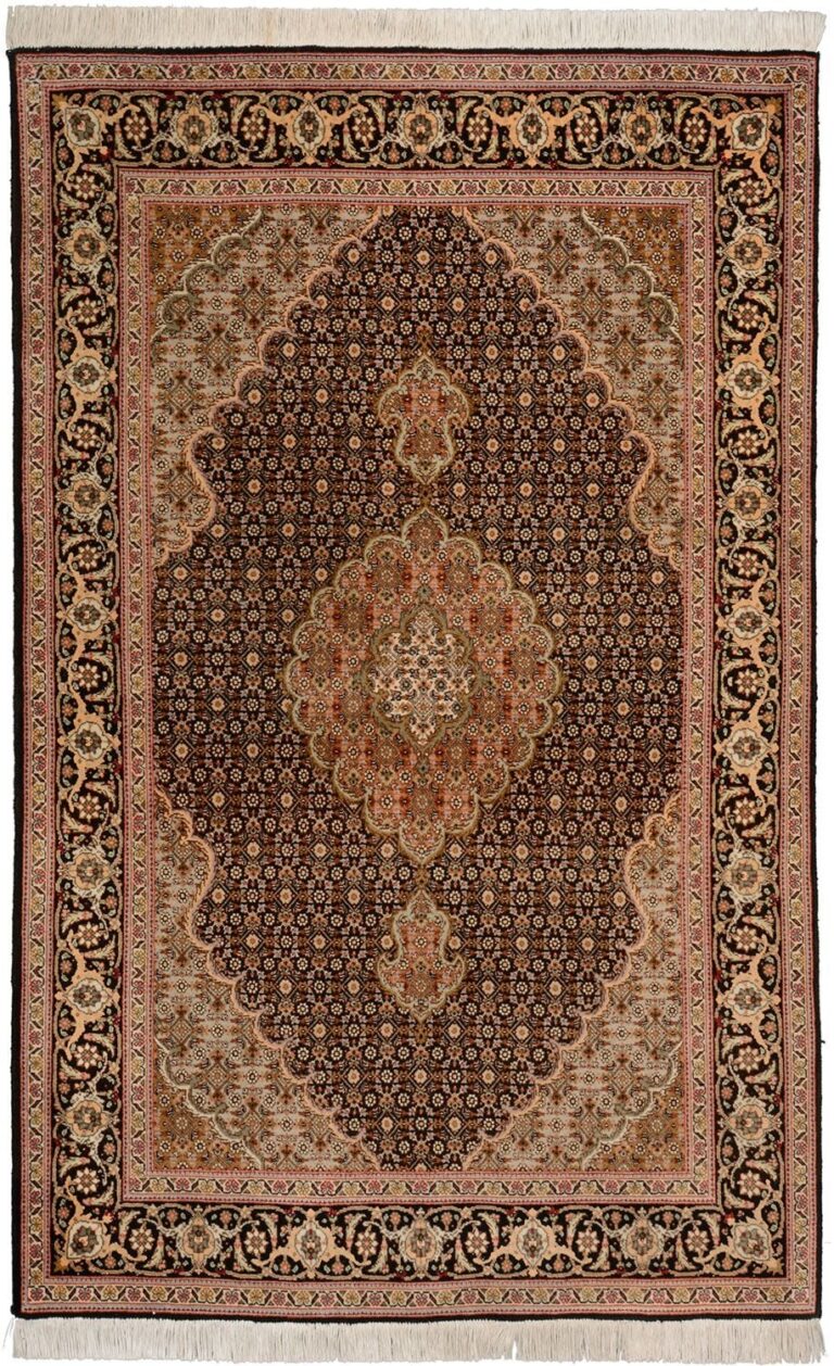 Tabriz Persian Rug 100 × 157 cm, Wool and Silk, hand-knotted
