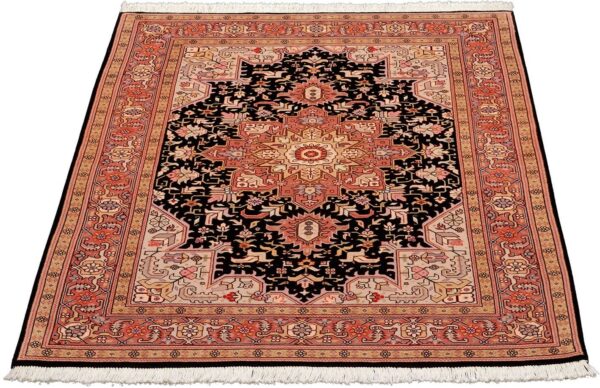 Tabriz Persian Rug 103 × 153 cm, Wool and Silk, hand-knotted — view 2