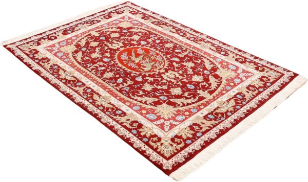 Tabriz Persian Rug 156 × 208 cm, Wool and Silk, hand-knotted — view 4