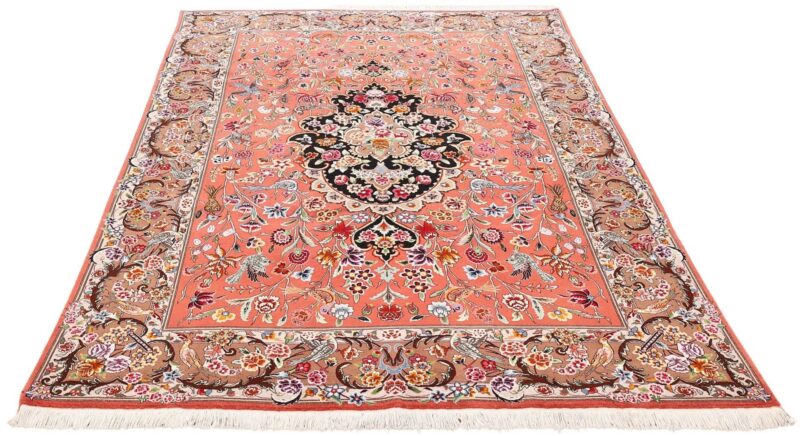 Tabriz Persian Rug 195 × 295 cm, Wool and Silk, hand-knotted — view 4 Tabriz Persian Rug 195 × 295 cm, Wool and Silk, hand-knotted — view 4