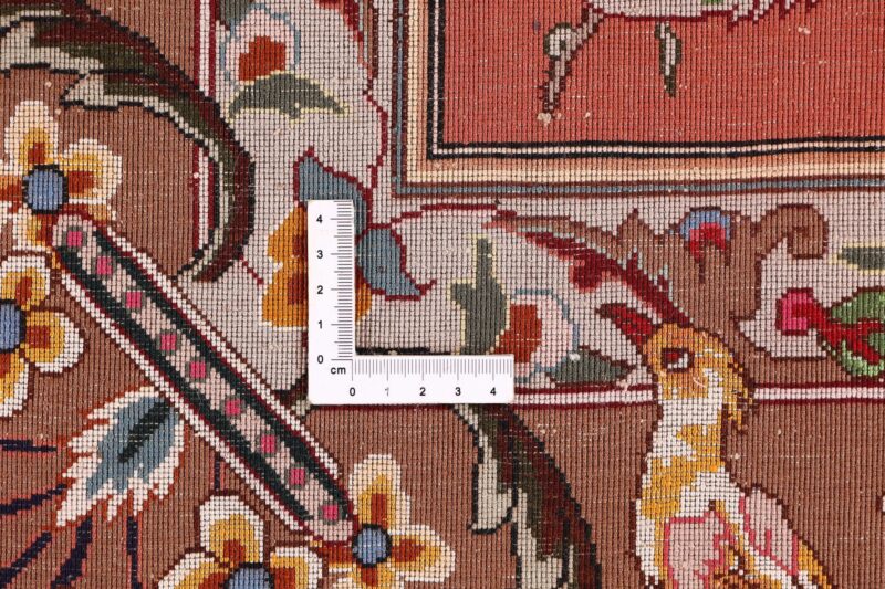 Tabriz Persian Rug 195 × 295 cm, Wool and Silk, hand-knotted — view 9 Tabriz Persian Rug 195 × 295 cm, Wool and Silk, hand-knotted — view 9