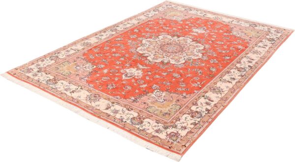 Tabriz Persian Rug 205 × 302 cm, Wool and Silk, hand-knotted — view 3